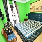 Augustus Hotel *